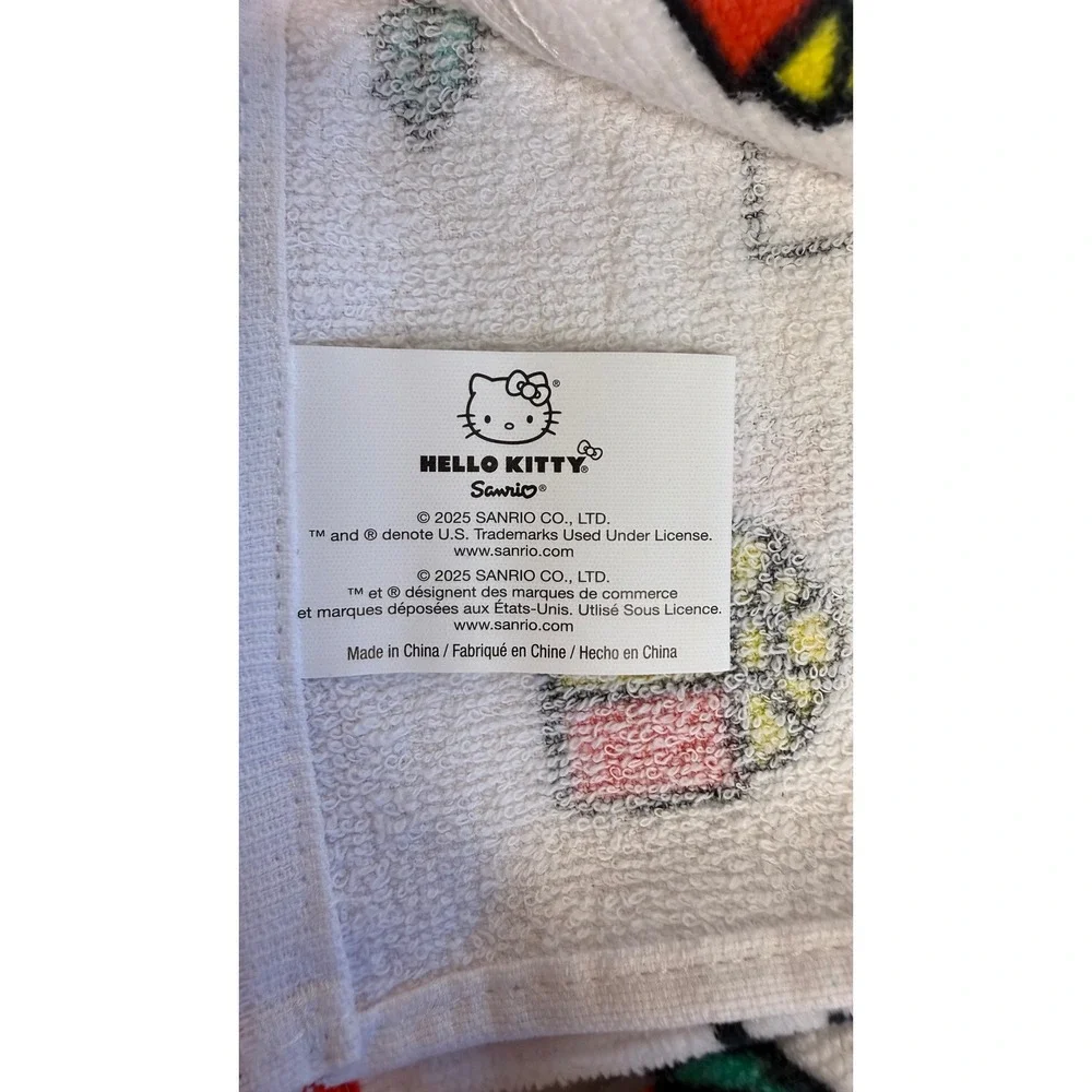 Hello Kitty Christmas Holiday Hand Towels 2 Pack White Red Festive‎